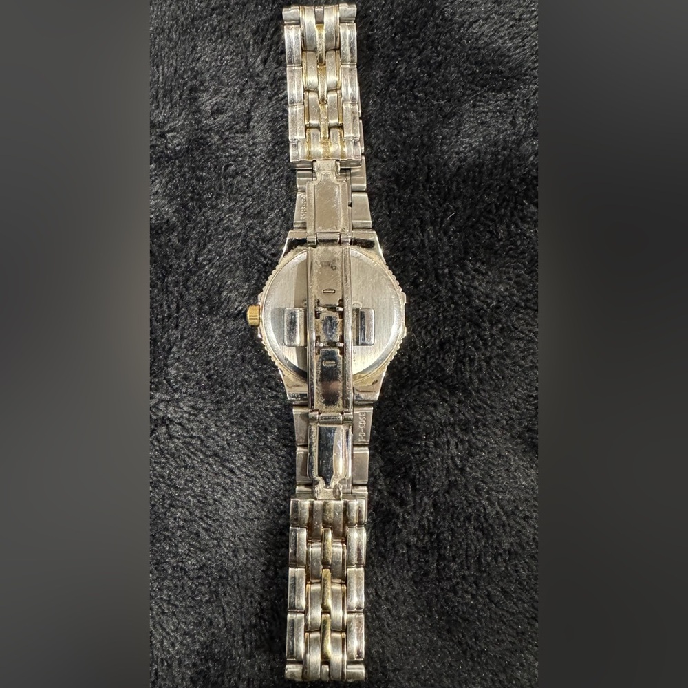 Seiko Women's Silver and Gold Watch - Picture 4 of 5